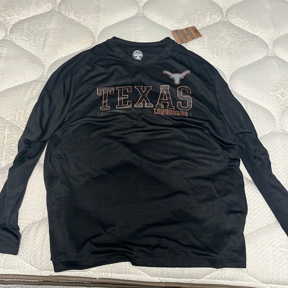 Brand new ut shirt black